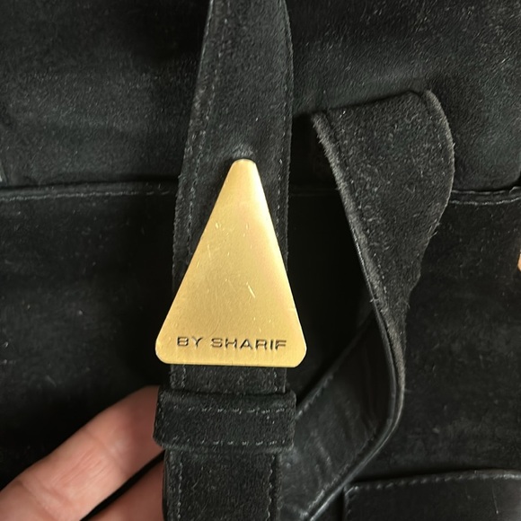 Vintage Women’s by Sharif Black Suede Leather Hold Hardware Folded Crossbody Bag - Picture 10 of 16